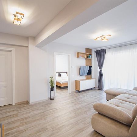 Creamy Wood Haven Leilighet Oradea Eksteriør bilde