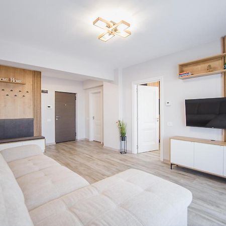 Creamy Wood Haven Leilighet Oradea Eksteriør bilde