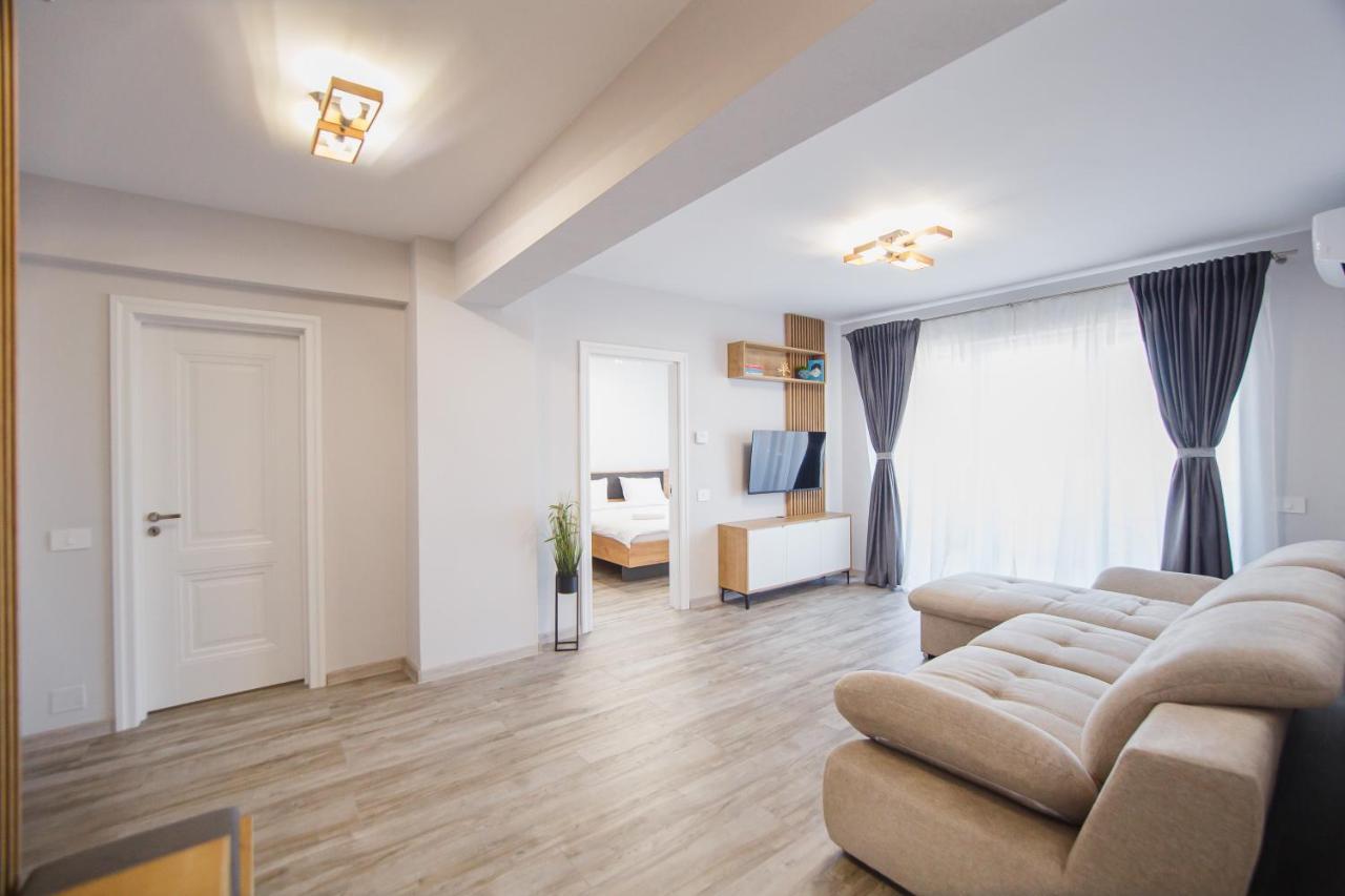 Creamy Wood Haven Leilighet Oradea Eksteriør bilde