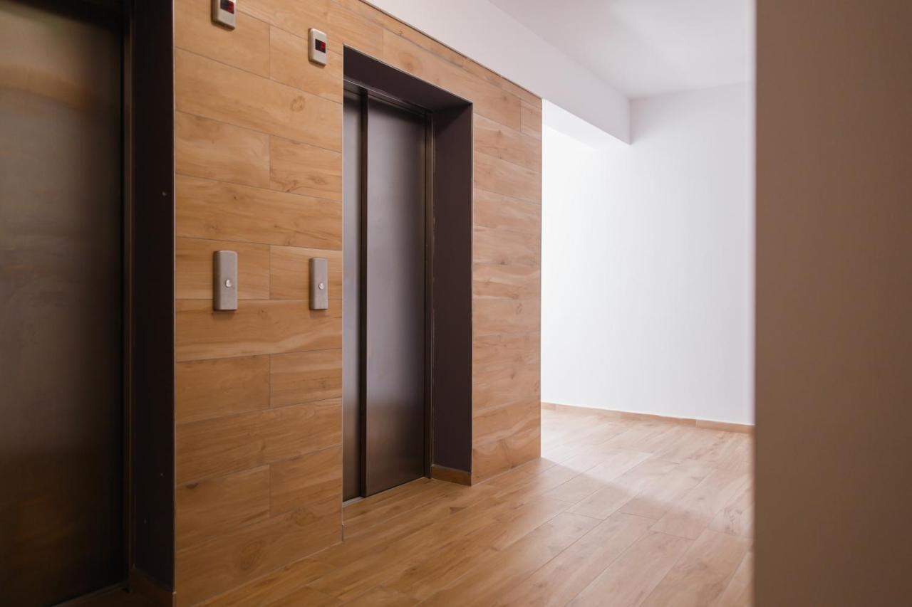 Creamy Wood Haven Leilighet Oradea Eksteriør bilde