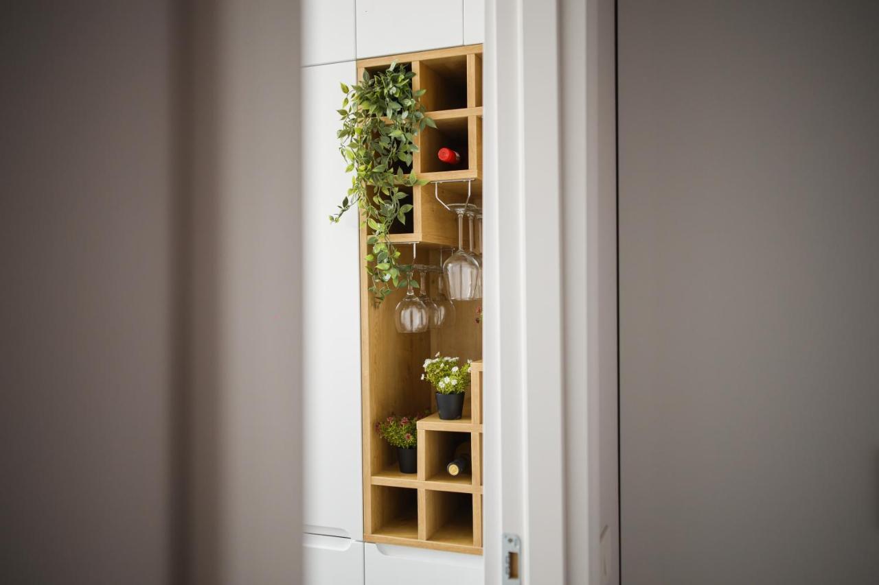 Creamy Wood Haven Leilighet Oradea Eksteriør bilde